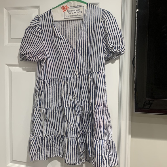 Dress - Picture 4 of 5